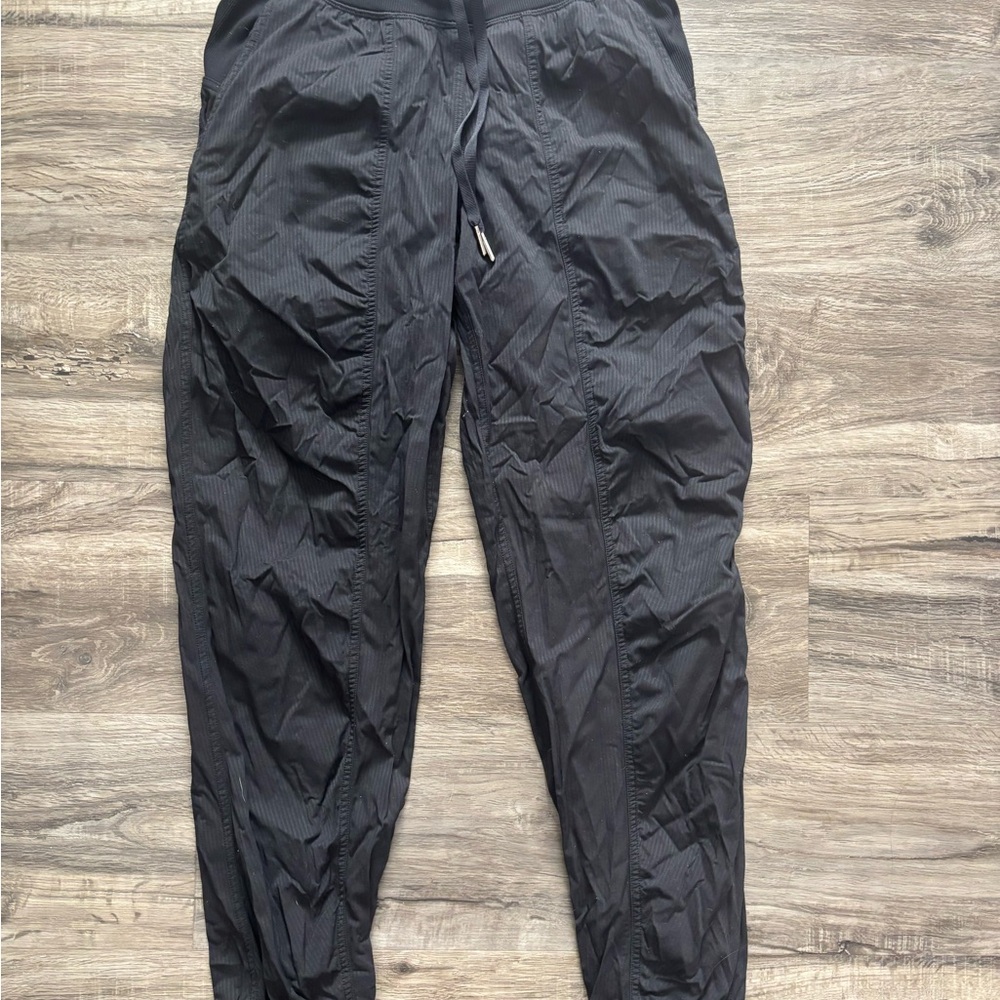 Lululemon size 4
